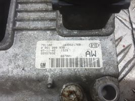 Opel Corsa C Moottorin ohjainlaite/moduuli 55557932