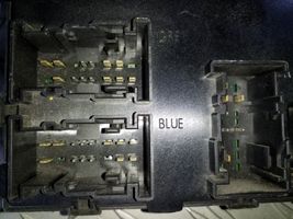 Ford Fiesta Oven keskuslukituksen ohjausyksikön moduuli 8V5115K600CG