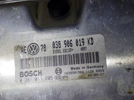 Volkswagen PASSAT B5.5 Variklio valdymo blokas 038906019KD