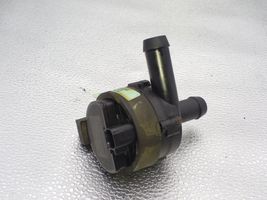 Opel Antara Pompe à eau de liquide de refroidissement 25913836