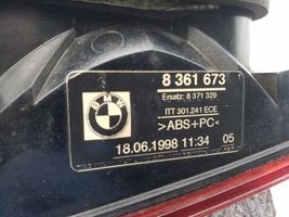 BMW 5 E39 Galinis žibintas dangtyje 8361673
