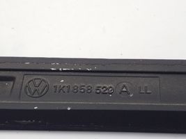 Volkswagen Golf V Kojelaudan hansikaslokeron lista 1K1858529A
