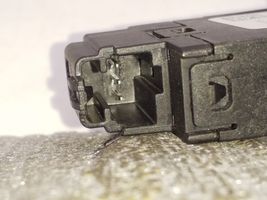 Ford Fusion II Interrupteur feux de détresse DG9T13A350ABW