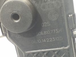 Volkswagen Jetta VI Fuel tank cap lock motor 5C6810773H
