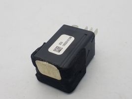 Volkswagen Jetta VI Other relay 5C0951253