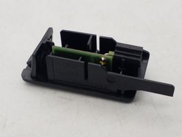 Volkswagen Touareg I Câble adaptateur AUX 1K0035724