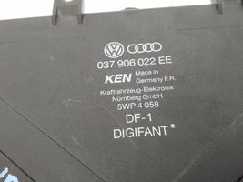 Audi 80 90 S2 B4 Calculateur moteur ECU 037906022EE
