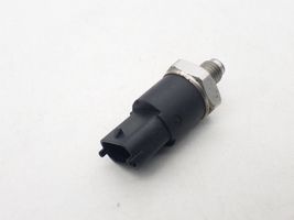 Volvo S40, V40 Sensore di pressione del carburante 0281002405