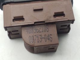 Audi A6 C7 Botón interruptor de bloqueo de puertas 4G0962108