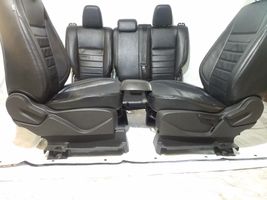 Ford Escape III Set di rivestimento sedili e portiere 
