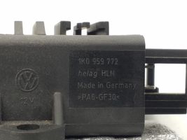 Volkswagen Tiguan Seat heating relay 1K0959772