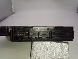 Audi A8 S8 D3 4E Takaoven manuaalinen ikkunan nostin 4E0959801D