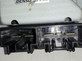 Toyota Prius (XW20) Lämpöpuhaltimen tuulettimen rele 8716547020