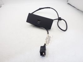 Ford Fusion II USB-pistokeliitin DS7T14D202DD