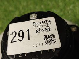 Toyota Prius (XW20) Wentylator baterii pojazdu hybrydowego / elektrycznego 8713047070