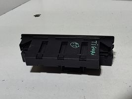 Volkswagen Tiguan Traction control (ASR) switch 5N0927132AE