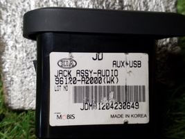 KIA Ceed Connettore plug in AUX 96120A2000