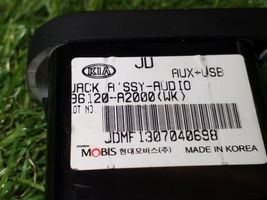 KIA Ceed Connettore plug in AUX 96120A2000