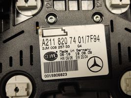 Mercedes-Benz E W211 Illuminazione sedili posteriori A2118207401