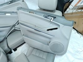 Mercedes-Benz ML W164 Set di rivestimento sedili e portiere 