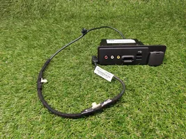 Ford Escape III Connecteur/prise USB BT4T14F014AE