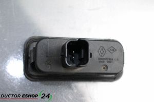 Renault Zoe Przełącznik / Przycisk otwierania klapy bagażnika 8200076256