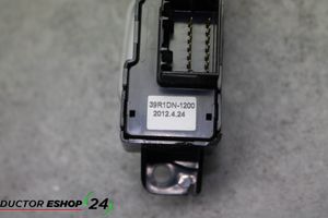 Hyundai i40 Antipraslidimo/ sukibimo (ASR) jungtukas 937303Z850