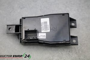 Hyundai i40 Rokas bremzes slēdzis 937663Z510