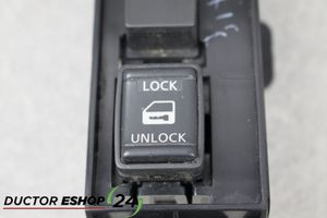 Nissan Note (E12) Botón interruptor de bloqueo de puertas 969RF3VV0A