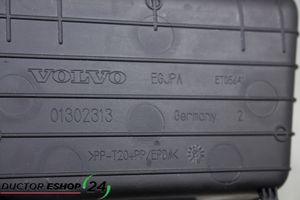 Volvo V40 Paneelin laatikon/hyllyn pehmuste 01302313