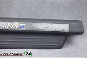 Toyota Yaris Etuoven kynnyksen suojalista 679130D020