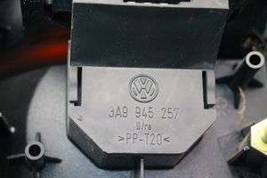 Volkswagen PASSAT B4 Feux arrière sur hayon 3A9945111B