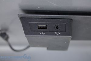 Skoda Rapid (NH) Connecteur/prise USB 5JC857367A