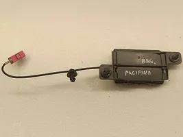 Chrysler Pacifica Antenna control unit P68186558AA