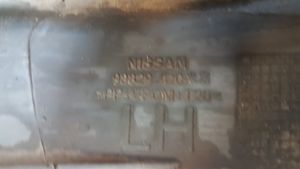 Nissan Qashqai Listwa / Nakładka na błotnik przedni 