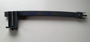 Nissan X-Trail T32 Front door windshield rail 