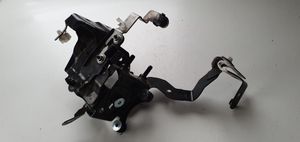 Toyota Prius (XW50) Support bolc ABS 