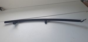 Toyota Yaris Rail de pare-brise de porte avant 