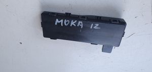 Opel Mokka Oven keskuslukituksen ohjausyksikön moduuli 