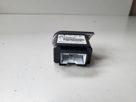 KIA Pro Cee'd II Gniazdo / Złącze USB 