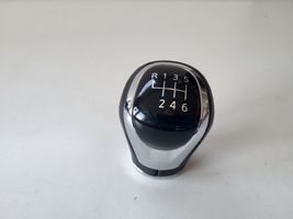 Nissan Pulsar Vaihdevivun/vaihtajan verhoilu nahka/nuppi 
