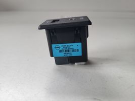 Nissan X-Trail T32 USB socket connector 