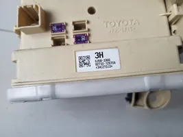 Toyota Auris E180 Module de fusibles 