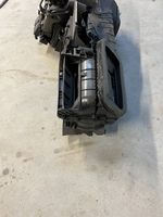 Volkswagen PASSAT B8 USA Sisälämmityksen ilmastoinnin korin kokoonpano 561816003H