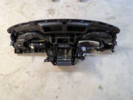 Volkswagen PASSAT B8 USA Panelė 561857003AA