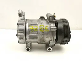 Renault Clio II Ilmastointilaitteen kompressorin pumppu (A/C) 8200037058