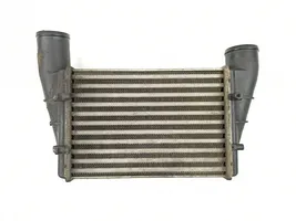 Volkswagen Passat Alltrack Радиатор охлаждающей жидкости 058145805A