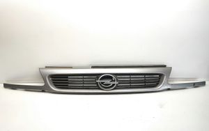 Opel Astra F Etupuskurin ylempi jäähdytinsäleikkö 90452416