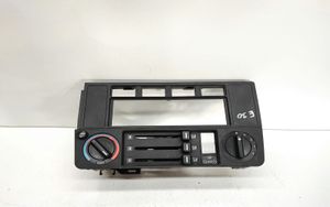 BMW 3 E30 Panel klimatyzacji 1370968