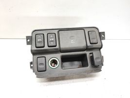 Land Rover Freelander Auton tuhkakuppi FJM101330